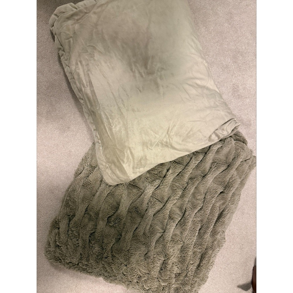 Soft Surroundings Faux Fur Throw La Parisienne grey Cozy Soft Luxurious Elegant - Picture 5 of 6